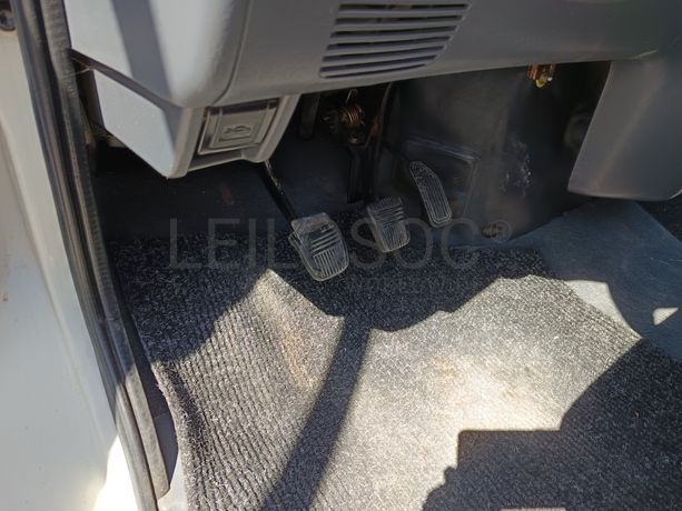 Toyota Hiace · 9 Lugares · Ano 2002