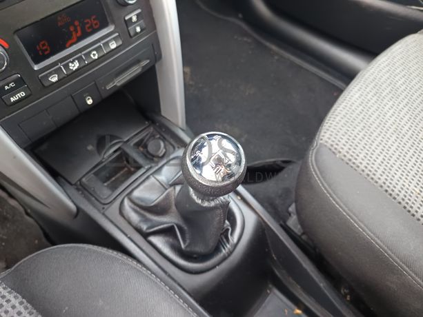 Peugeot 207 · Ano 2011