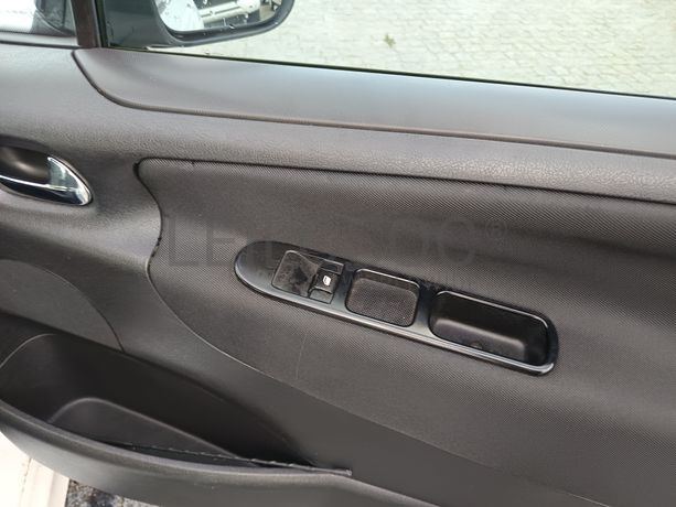 Peugeot 207 · Ano 2011