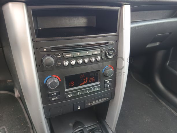 Peugeot 207 · Ano 2011