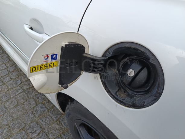 Peugeot 207 · Ano 2011