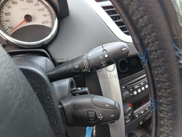 Peugeot 207 · Ano 2011