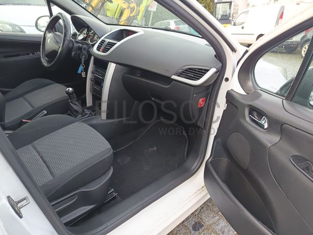 Peugeot 207 · Ano 2011