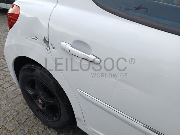Peugeot 207 · Ano 2011