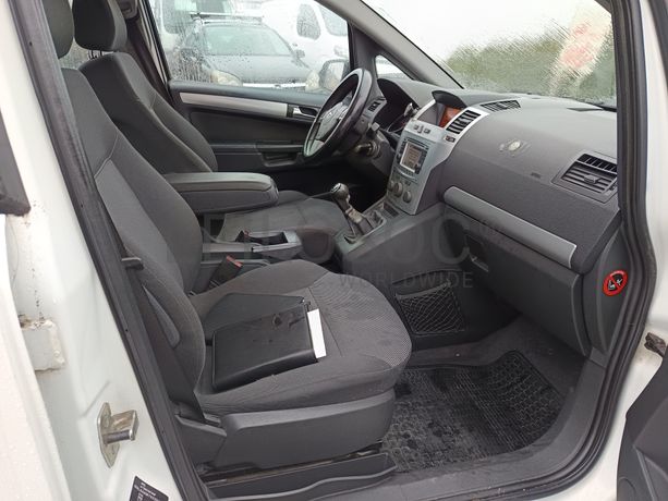 Opel Zafira · Ano 2012