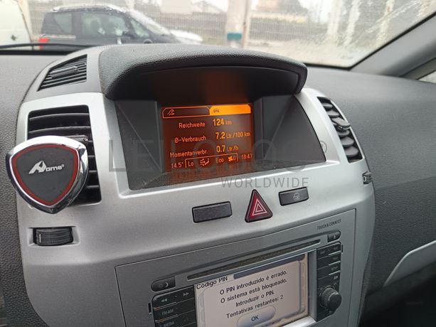 Opel Zafira · Ano 2012