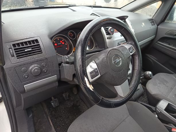 Opel Zafira · Ano 2012