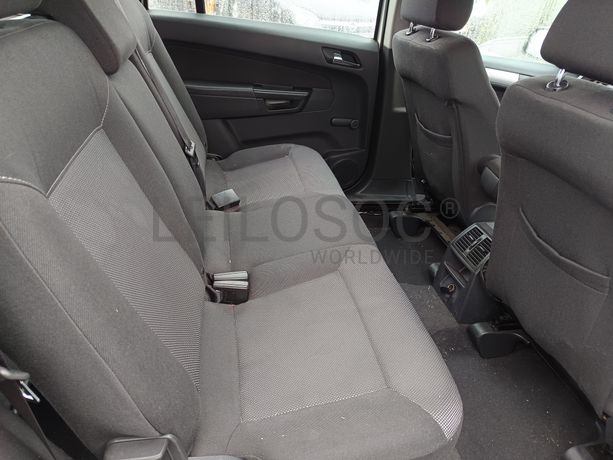 Opel Zafira · Ano 2012
