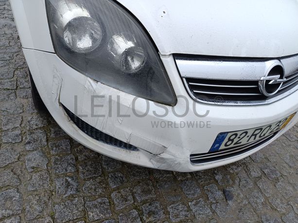 Opel Zafira · Ano 2012
