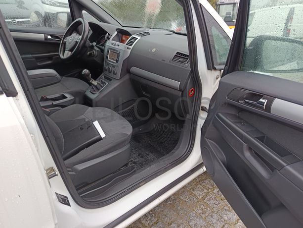 Opel Zafira · Ano 2012