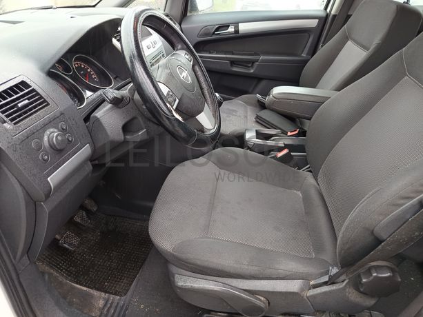 Opel Zafira · Ano 2012