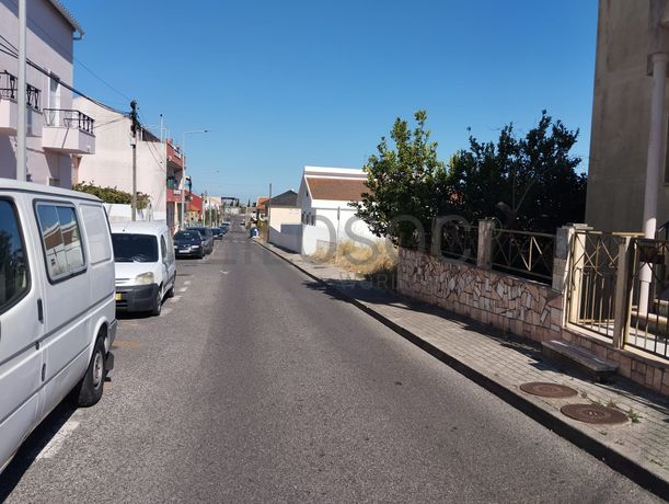 Terrenos para Construção · Mina de Água, Amadora