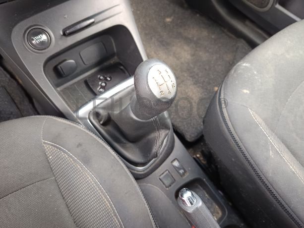 Renault Captur 1.5 DCI Sport · Ano 2013