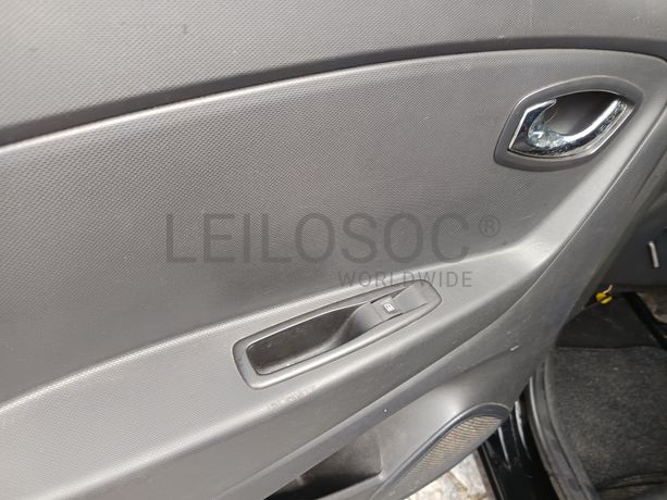 Renault Captur 1.5 DCI Sport · Ano 2013