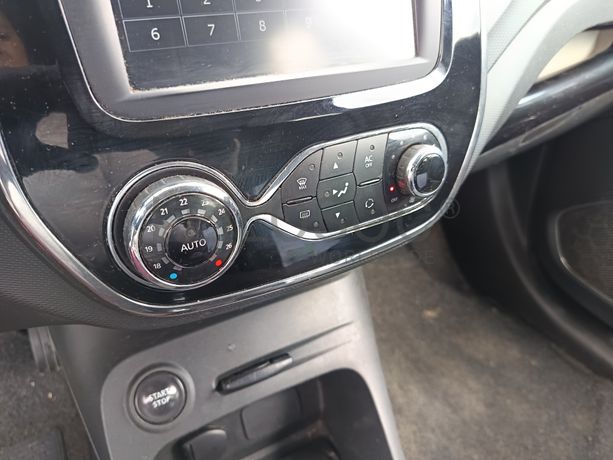 Renault Captur 1.5 DCI Sport · Ano 2013