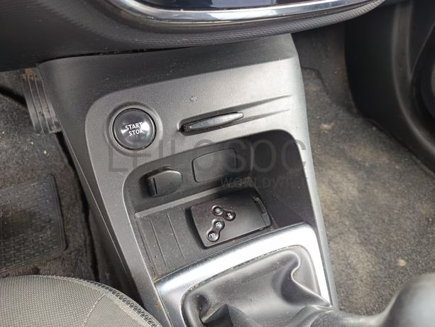 Renault Captur 1.5 DCI Sport · Ano 2013