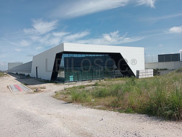 Fotografia 1 de 24: Unidade Industrial com Benfeitorias · Cacia, Aveiro