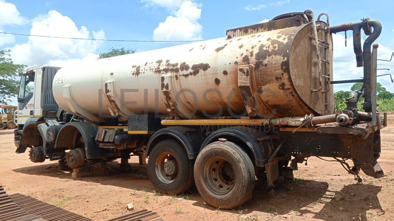 Camião Cisterna - Iveco TRAKKER