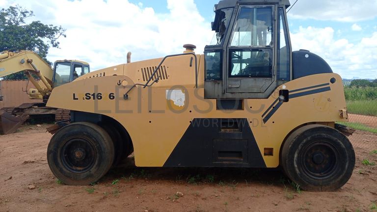 Rolo Compactador SINOMACH LRS1626