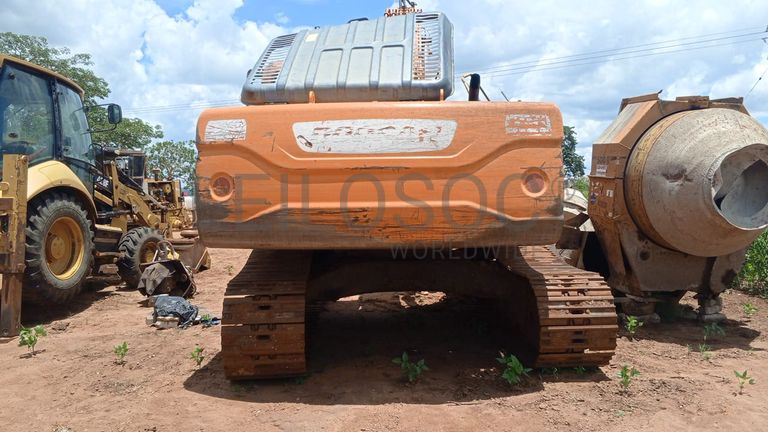 Escavadeira Doosan