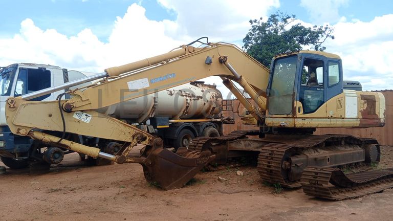 Escavadora Komatsu PC270-7