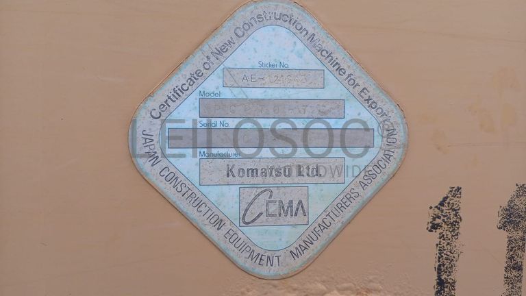 Escavadora Komatsu PC270-7