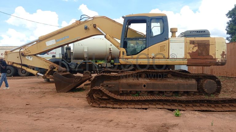 Escavadora Komatsu PC270-7