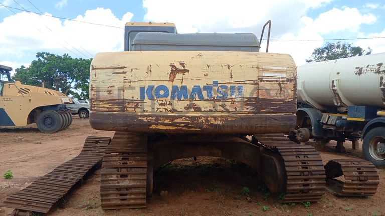 Escavadora Komatsu PC270-7