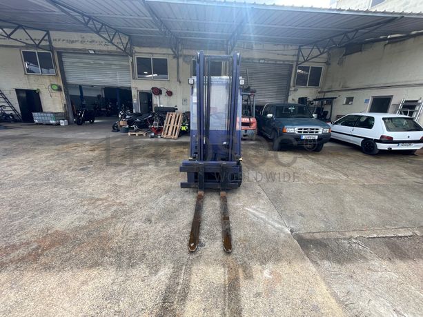 Empilhador elétrico Komatsu FB13
