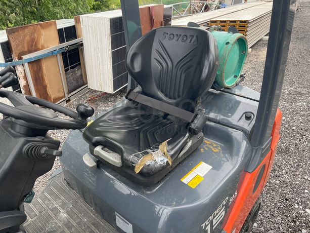 Empilhador a Gás Toyota 028FGF15