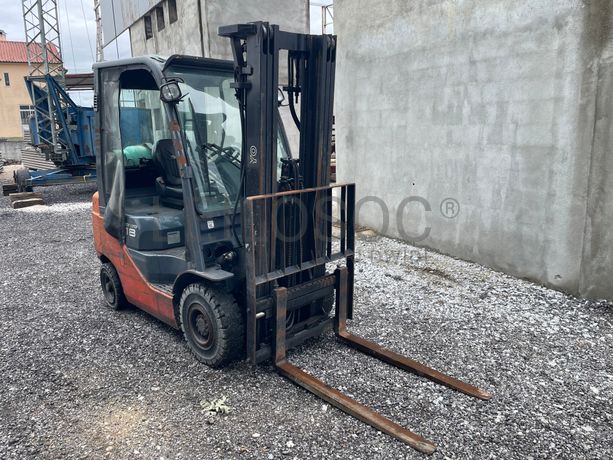 Empilhador a Gás Toyota 028FGF18