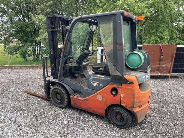 Empilhador a Gás Toyota 028FGF18