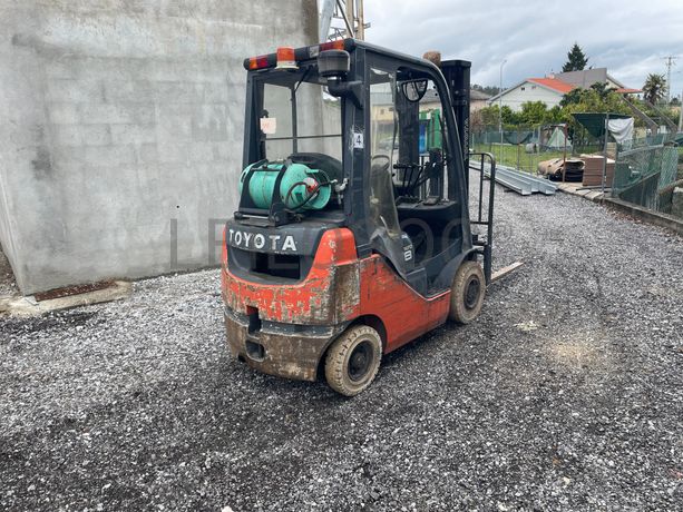 Empilhador a Gás Toyota 028FGF18