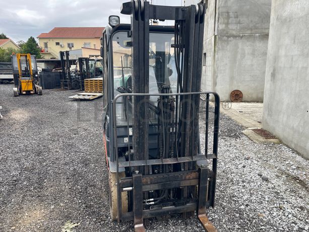 Empilhador a Gás Toyota 028FGF18