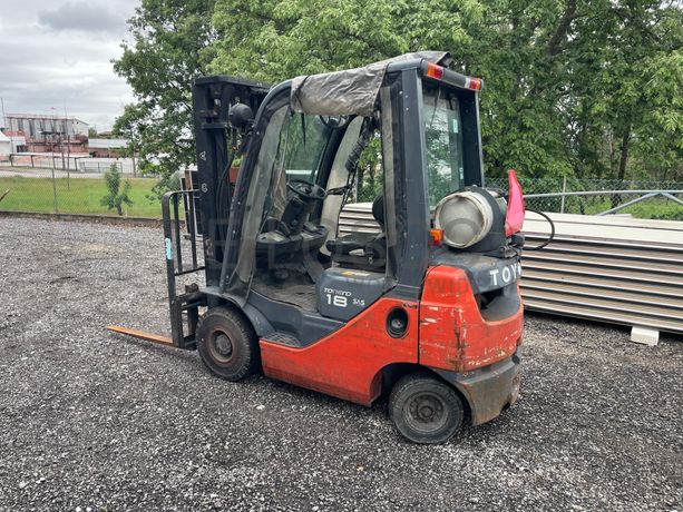 Empilhador a Gás Toyota 028FGF18