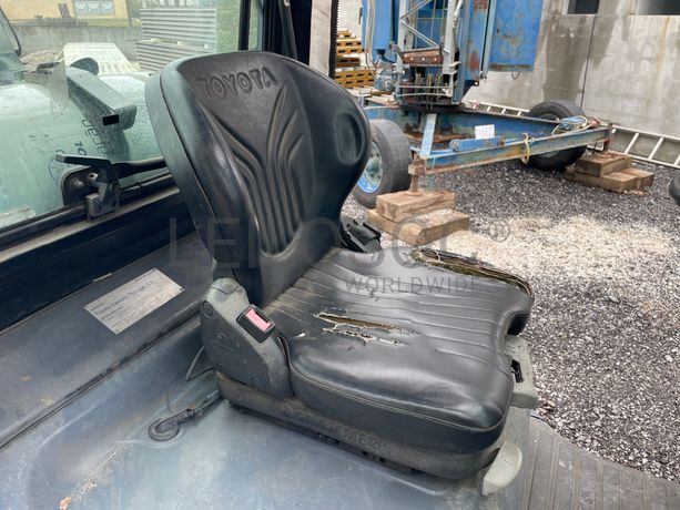 Empilhador a Gás Toyota 028FGF18