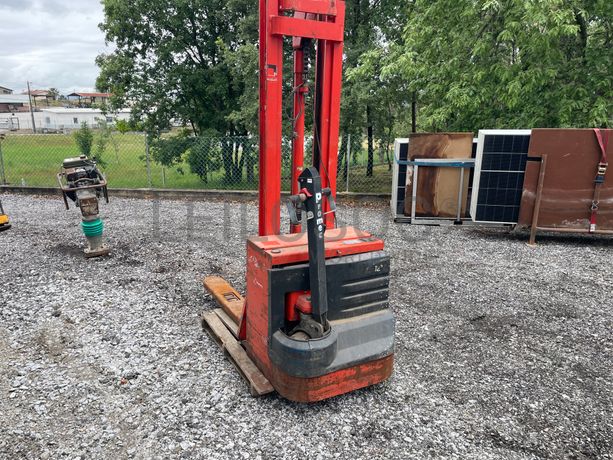 Stacker Linde L12