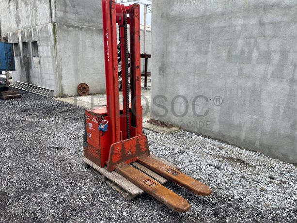 Stacker Linde L12