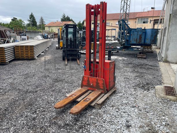 Stacker Linde L12