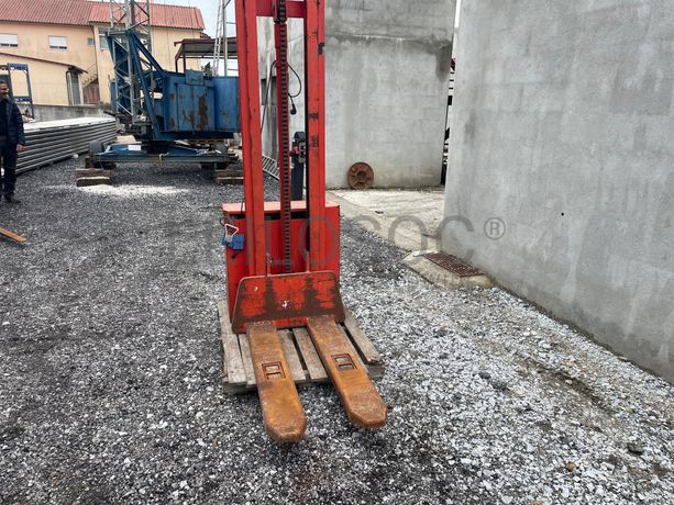 Stacker Linde L12