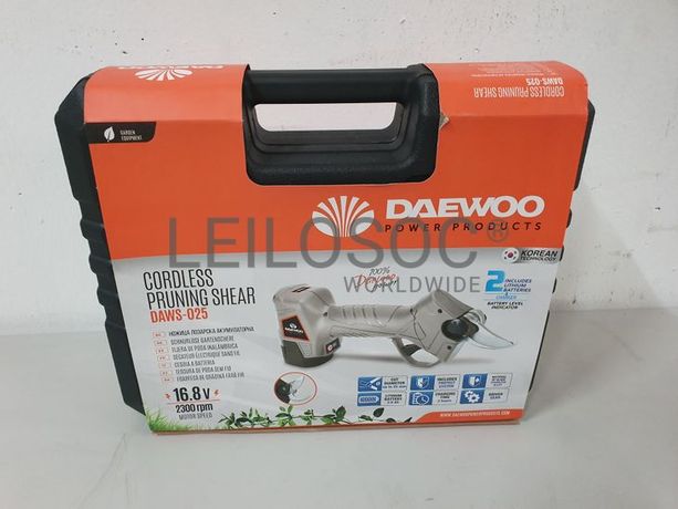 Fotografia de : Tesoura de poda a bateria Daewoo 