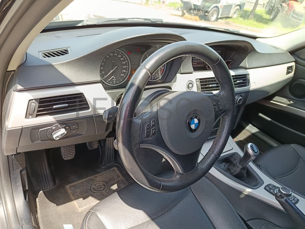 BMW 320D LCI Touring Navigation · Ano 2010