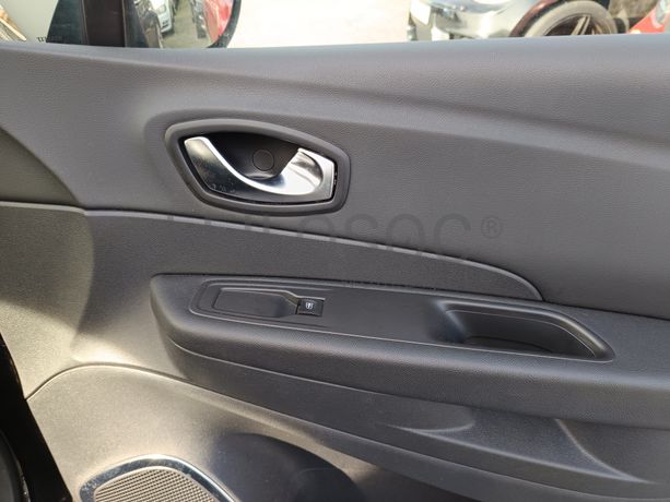 Renault Captur · Ano 2017