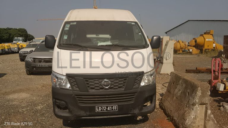 Miniautocarro (15L) Nissan Urvan