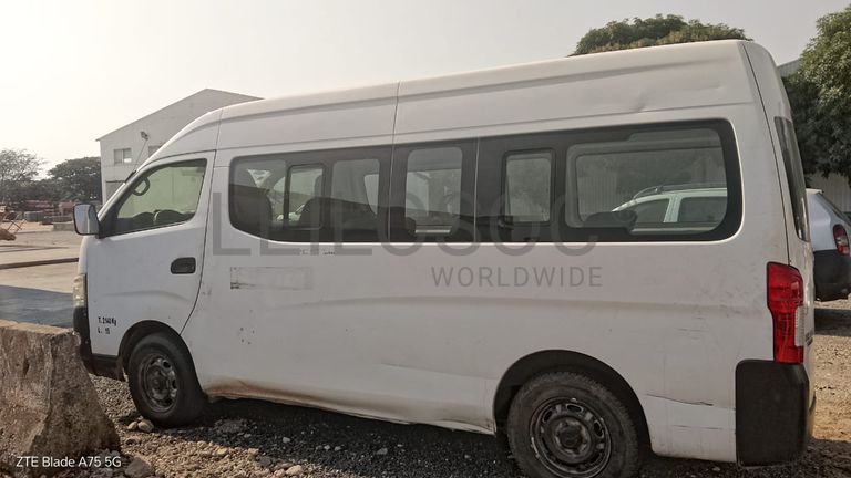 Miniautocarro (15L) Nissan Urvan