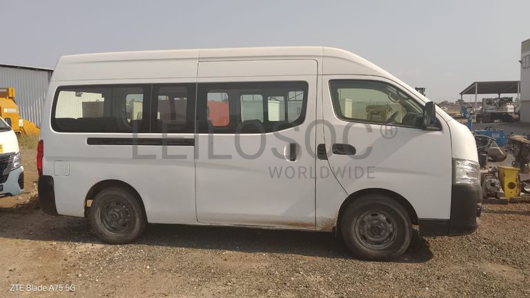 Miniautocarro (15L) Nissan Urvan