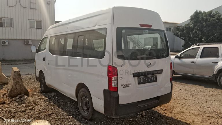 Miniautocarro (15L) Nissan Urvan