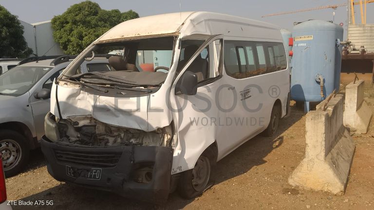 Miniautocarro (15L) Nissan Urvan