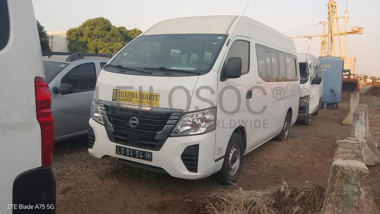 Miniautocarro (15L) Nissan Urvan