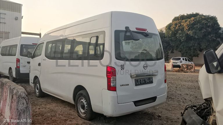 Miniautocarro (15L) Nissan Urvan